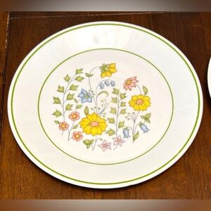4 Corelle by Corning Vintage Meadow 8.5" Salad/Luncheon Plates